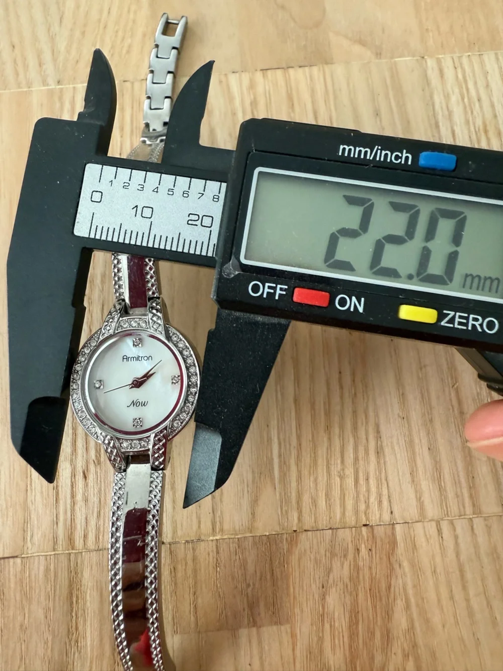 Armitron Now ladies silver tone watch NEW BATTERY